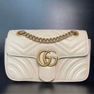 Gucci GG Marmont Matelassé.                        Mini Crossbody